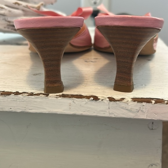 ⭐️Vintage Lilly Pulitzer Pink Kitten Heels with Bow Detail⭐️ - Picture 7 of 9